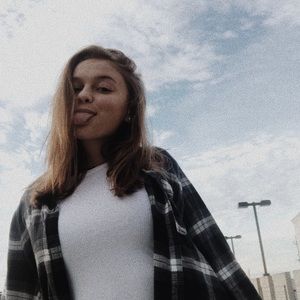 Meet your Posher, Mia